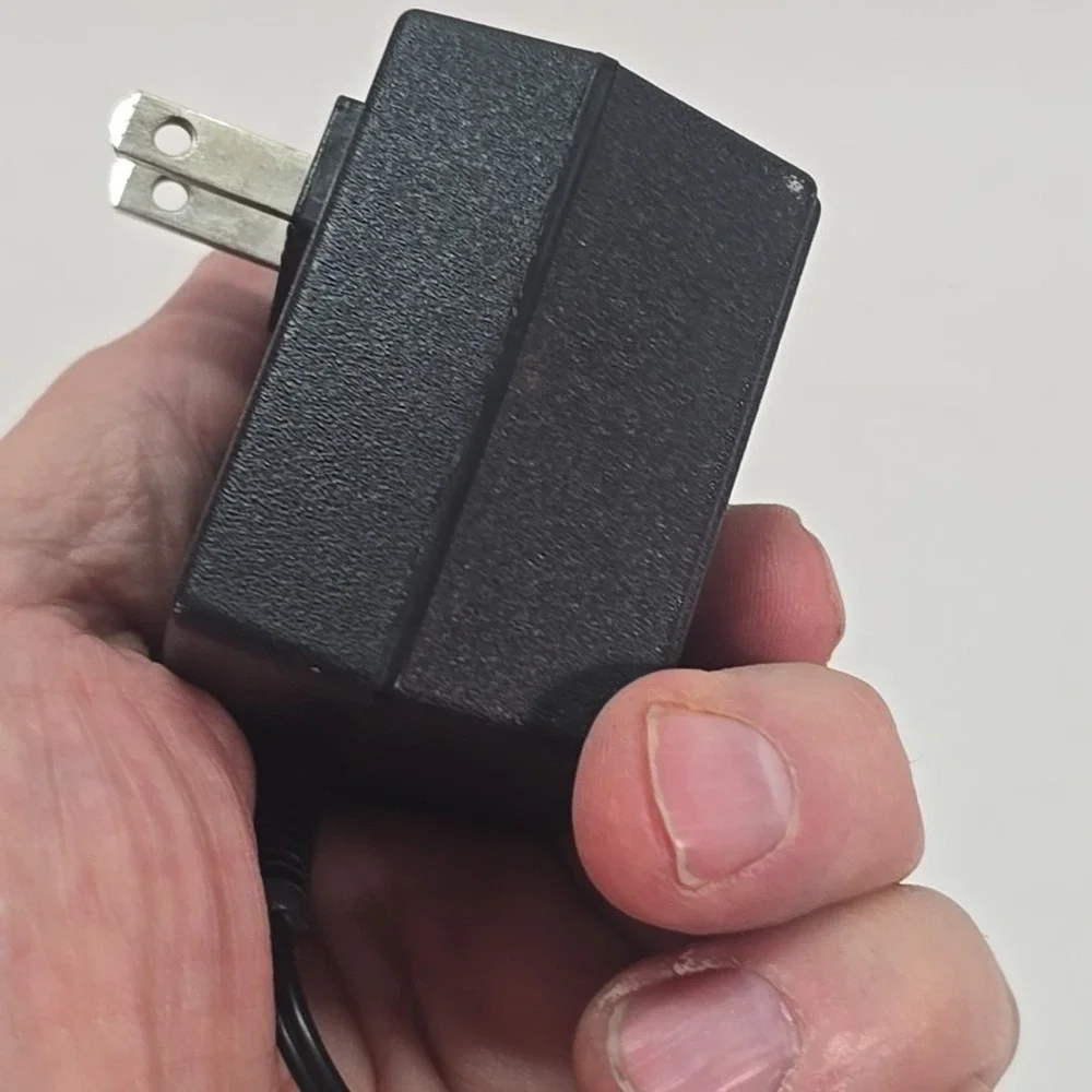 Genuine DVE DV-6500 AC Adapter 6V 500mA Power Supply DC Plug Barrel